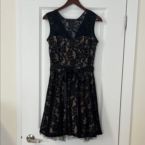 Betsy & Adam Black Floral Lace Midi Dress